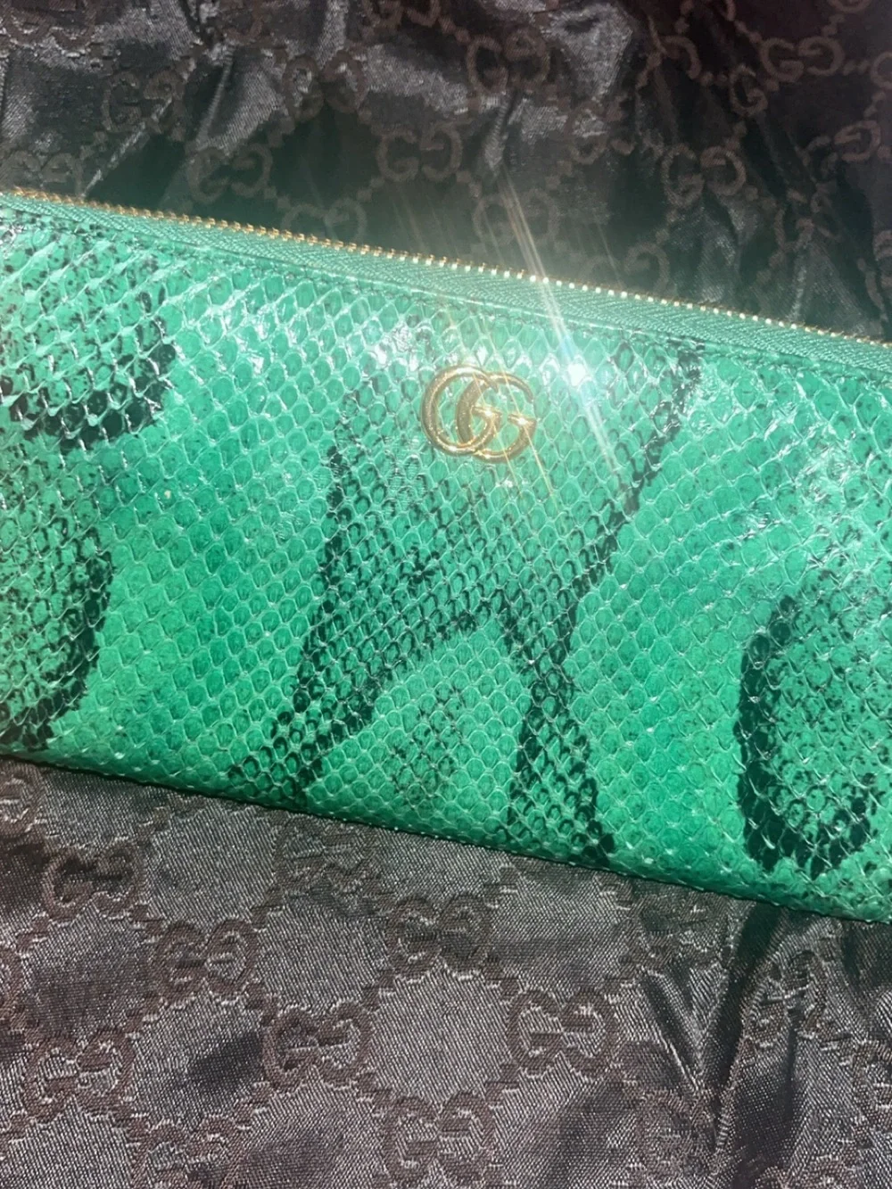 Gucci Emerald Green Python Zip Wallet with Gold Double G - Picture 6 of 16